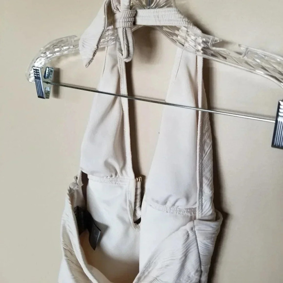 VINCE Camuto Pacific Wave Plunging  Texture One Piece Swimsuit Sand - Picture 3 of 15